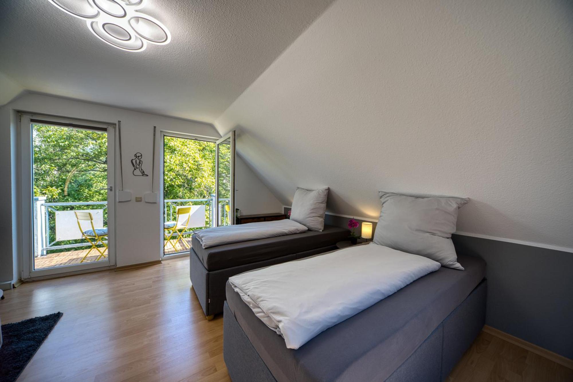 Apartment Dresdenstay 3 Schlafzimmer 2 Baeder Balkon Kamin Ps4
